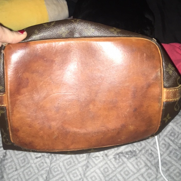 Louis Vuitton Bag AUTHENTIC - Picture 2 of 4